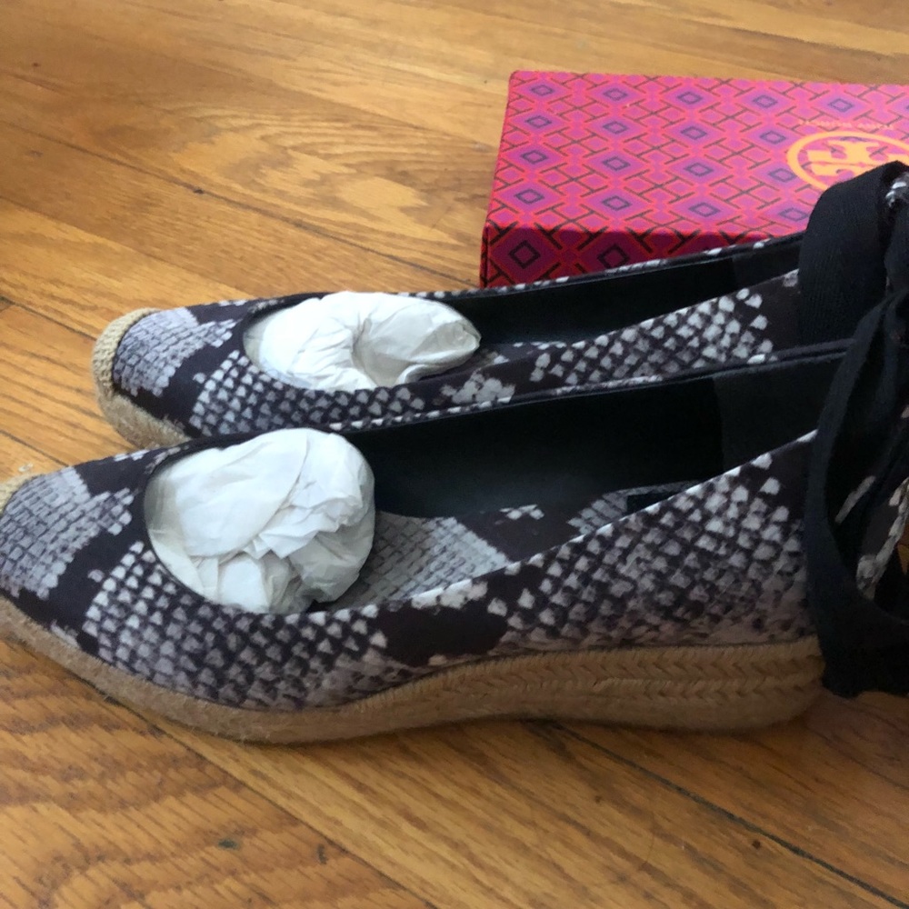 Tory Burch，NEW！Ankle Wrap Wedge - Picture 2 of 4
